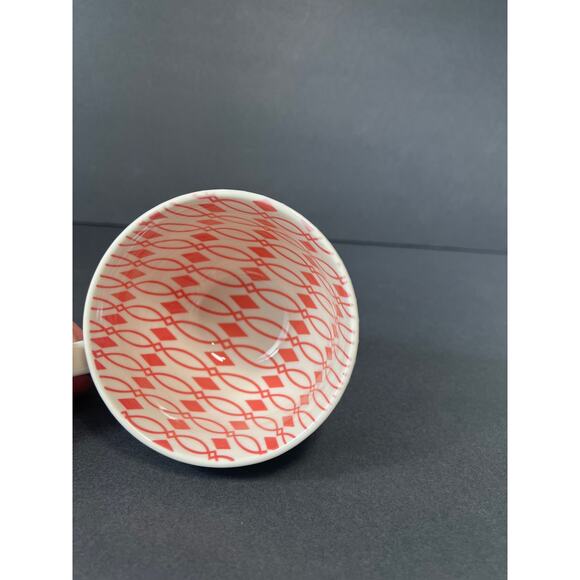 Embossed Mug White Red Geometric Pattern Inside Scalloped Footed Coffee Cup - Picture 4 of 7